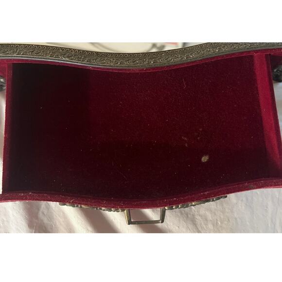 VTG Studio Silversmith Victorian Decorative Metal Jewelry Box Red Velvet Lined - Picture 5 of 13